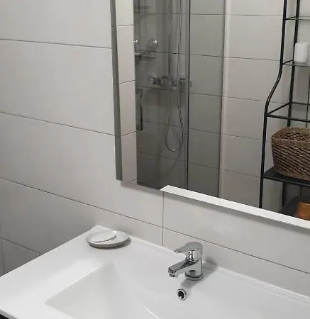 Modern 1 Bed Seafront Boliches Apartament *