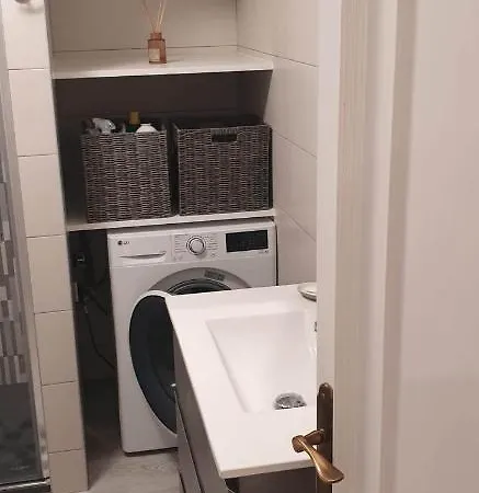 Modern 1 Bed Seafront Boliches דירה פואנגירולה